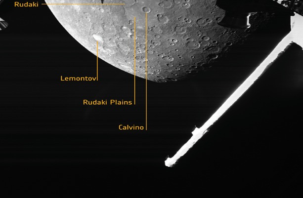 Imagem de Mercúrio registrada a cerca de 2418km, que mostra sua superfície com diversas cratéras (Imagem: Reprodução/ESA/BepiColombo/MTM)